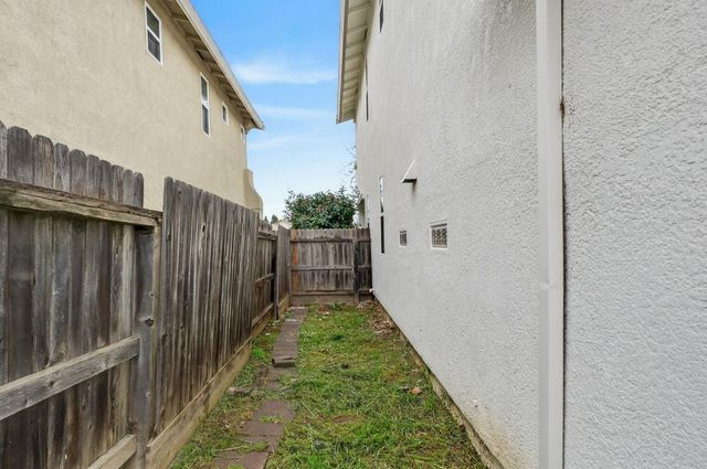 9988 Autumn Sage Way, Elk Grove, CA 95757