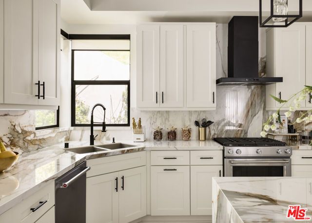 4967 Llano Drive, Woodland Hills (los Angeles), CA 91364