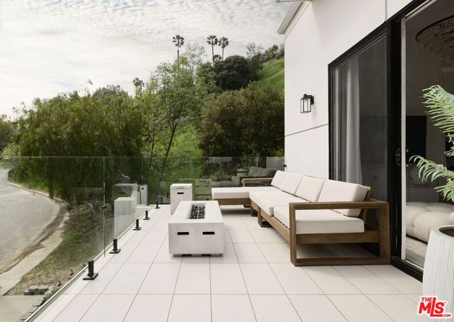 4967 Llano Drive, Woodland Hills (los Angeles), CA 91364