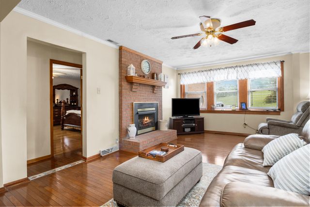 8356 E Laurel Road, London, KY 40741