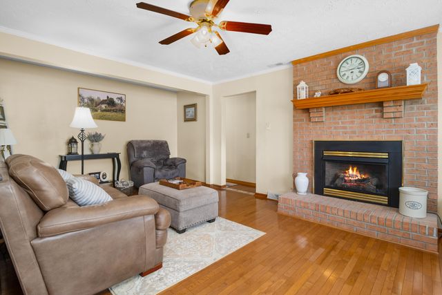 8356 E Laurel Road, London, KY 40741