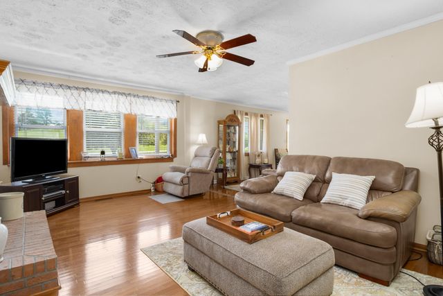 8356 E Laurel Road, London, KY 40741