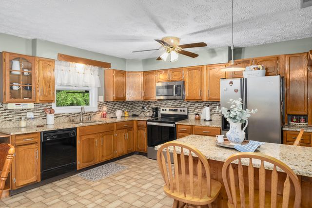 8356 E Laurel Road, London, KY 40741