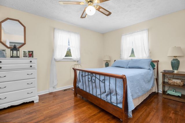 8356 E Laurel Road, London, KY 40741