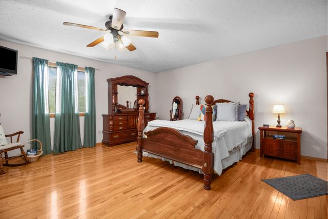 8356 E Laurel Road, London, KY 40741