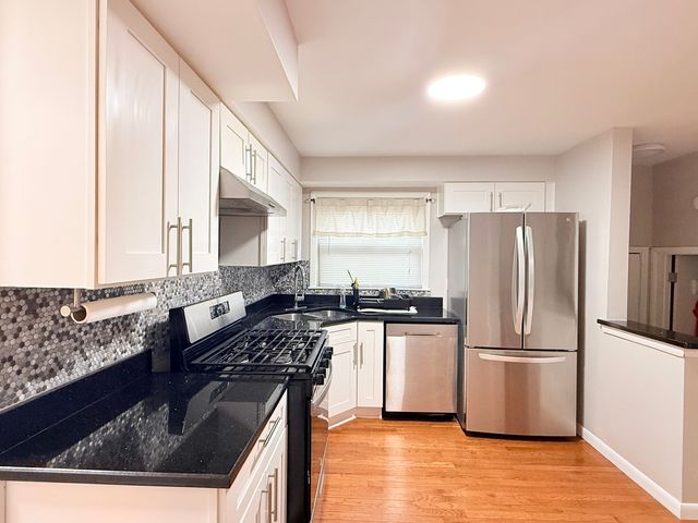 5818 W 60th Street, Chicago, IL 60638