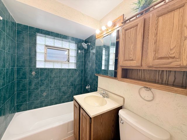 5818 W 60th Street, Chicago, IL 60638