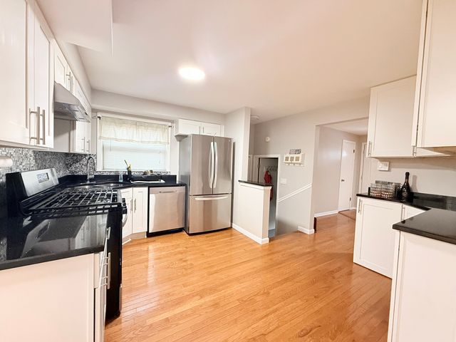 5818 W 60th Street, Chicago, IL 60638