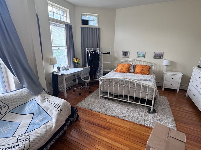 206 Chestnut Hill Ave 1, Boston, MA 02135
