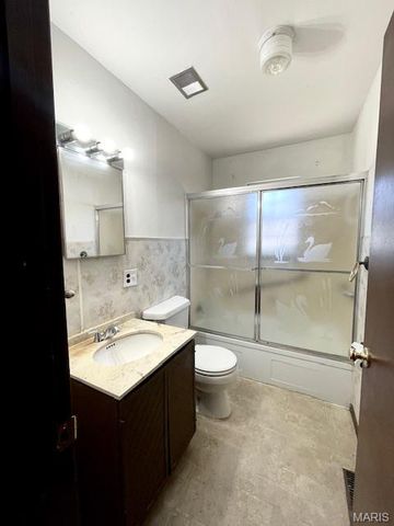 5 Dale Drive, St Charles, MO 63303