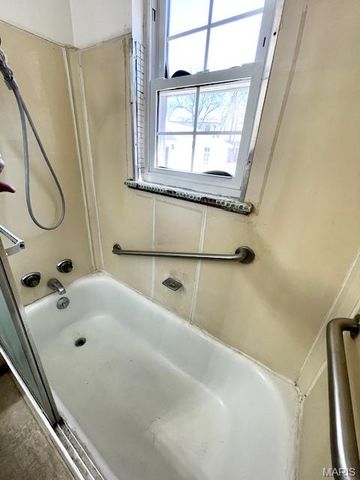 5 Dale Drive, St Charles, MO 63303