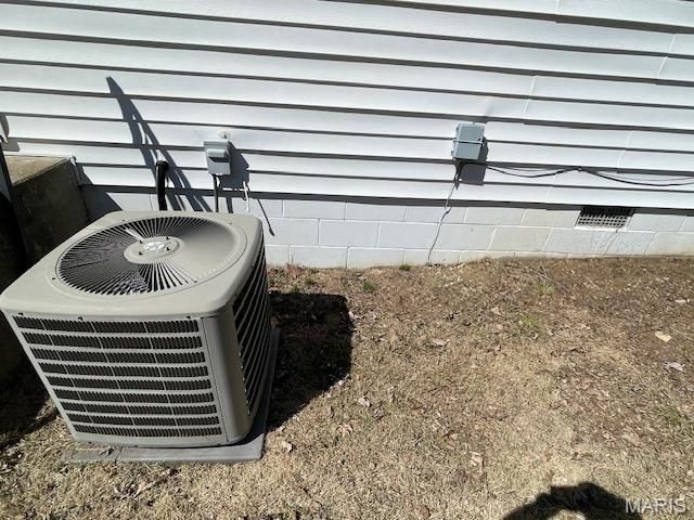 5 Dale Drive, St Charles, MO 63303