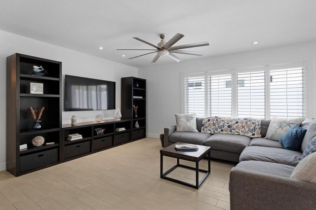 3319 NE 18TH Street, Fort Lauderdale, FL 33305