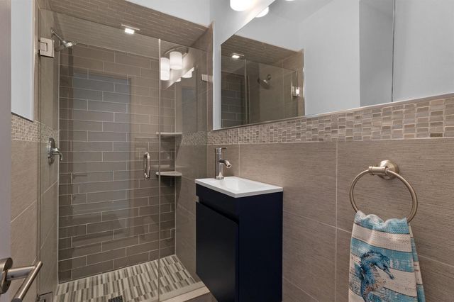 3319 NE 18TH Street, Fort Lauderdale, FL 33305