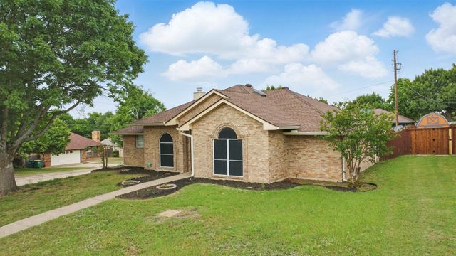 560 Dandelion Drive, Cedar Hill, TX 75104