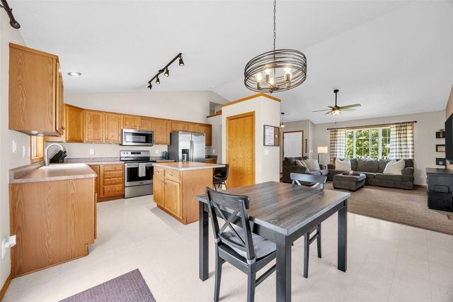 869 Augusta Circle, North Liberty, IA 52317