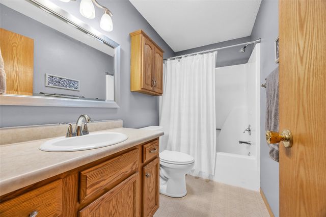 869 Augusta Circle, North Liberty, IA 52317