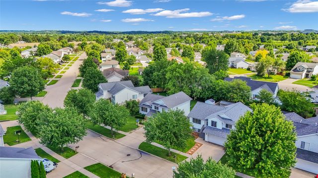 869 Augusta Circle, North Liberty, IA 52317