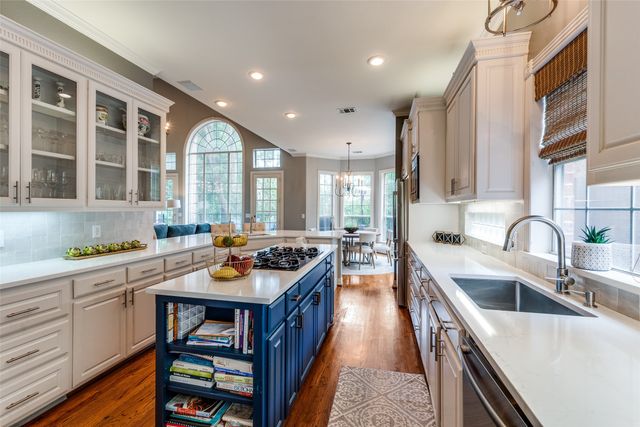 9352 Stratford Way, Dallas, TX 75220