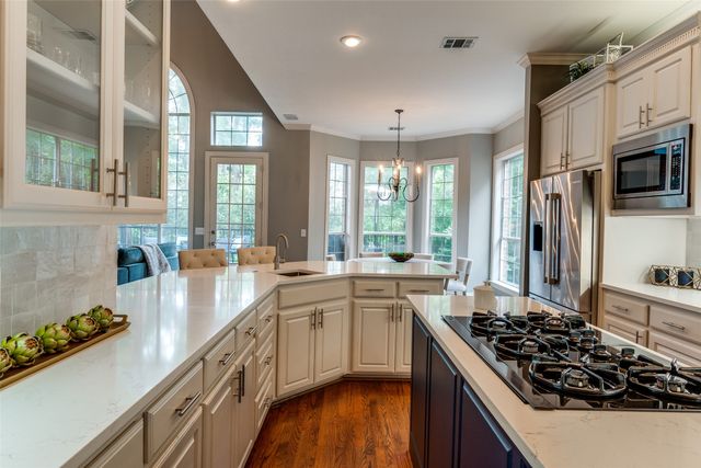 9352 Stratford Way, Dallas, TX 75220