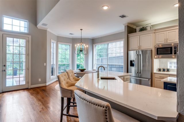 9352 Stratford Way, Dallas, TX 75220