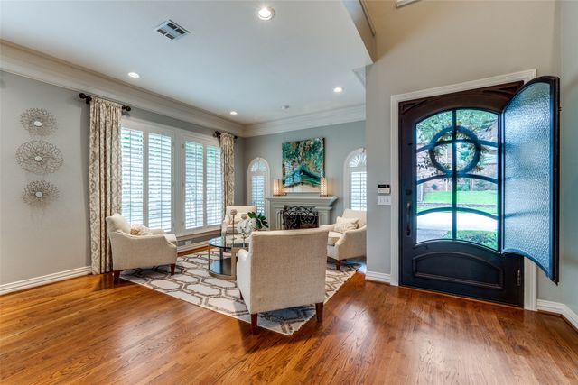 9352 Stratford Way, Dallas, TX 75220