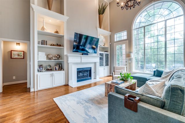 9352 Stratford Way, Dallas, TX 75220