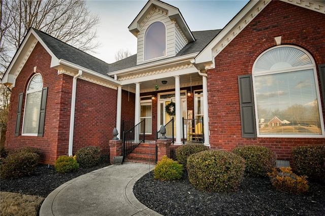 10 Reserve Drive, Covington, GA 30014