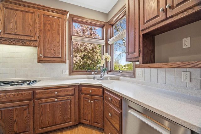 W8844 HACKETT LANE, Hortonville, WI 54944
