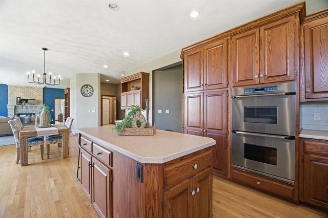 W8844 HACKETT LANE, Hortonville, WI 54944
