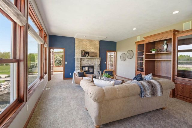 W8844 HACKETT LANE, Hortonville, WI 54944