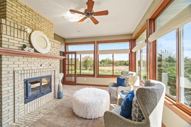 W8844 HACKETT LANE, Hortonville, WI 54944