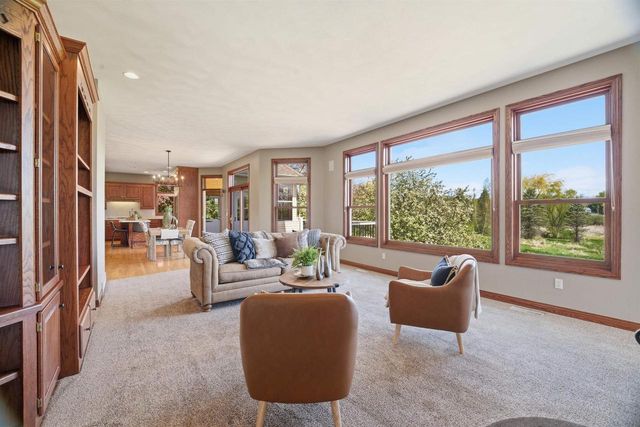 W8844 HACKETT LANE, Hortonville, WI 54944