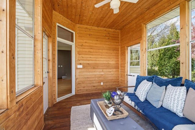 W8844 HACKETT LANE, Hortonville, WI 54944