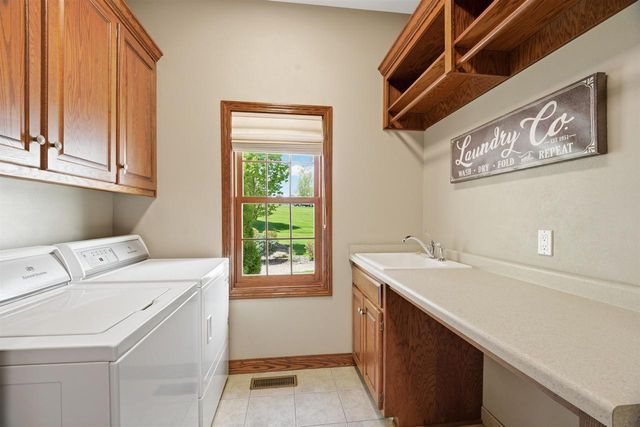W8844 HACKETT LANE, Hortonville, WI 54944