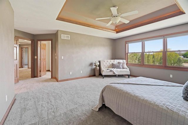 W8844 HACKETT LANE, Hortonville, WI 54944