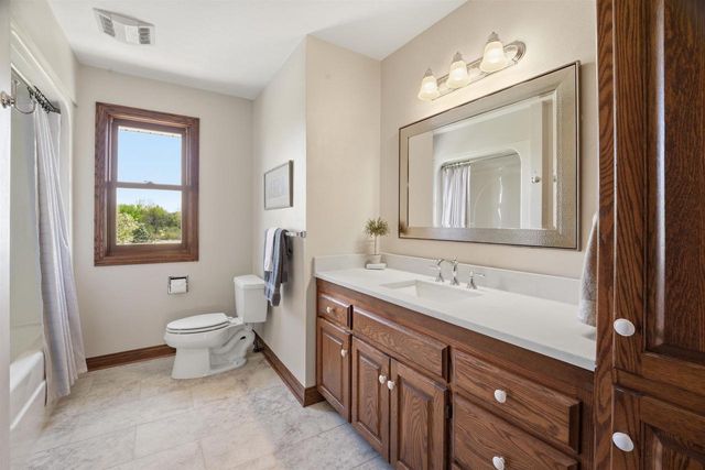W8844 HACKETT LANE, Hortonville, WI 54944