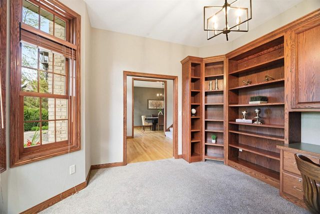 W8844 HACKETT LANE, Hortonville, WI 54944