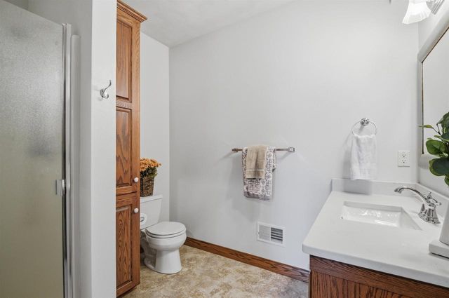 W8844 HACKETT LANE, Hortonville, WI 54944