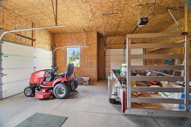 W8844 HACKETT LANE, Hortonville, WI 54944