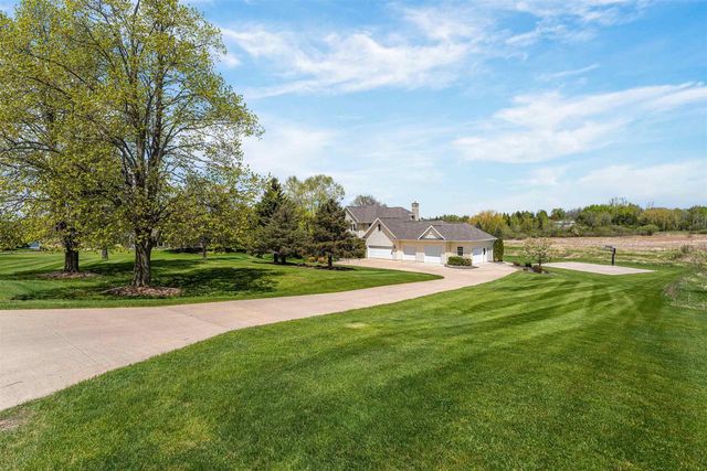W8844 HACKETT LANE, Hortonville, WI 54944