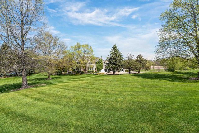 W8844 HACKETT LANE, Hortonville, WI 54944