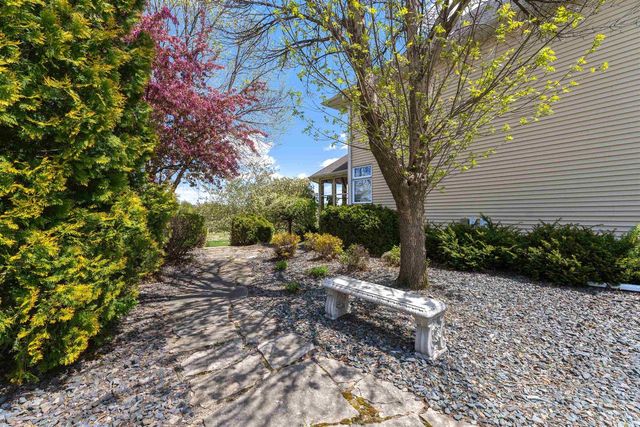 W8844 HACKETT LANE, Hortonville, WI 54944