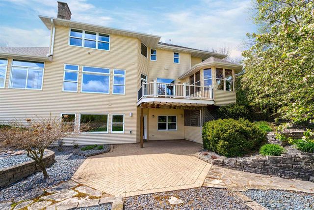 W8844 HACKETT LANE, Hortonville, WI 54944