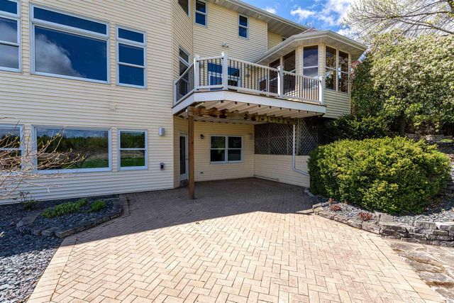 W8844 HACKETT LANE, Hortonville, WI 54944