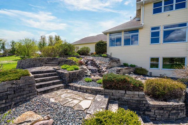 W8844 HACKETT LANE, Hortonville, WI 54944