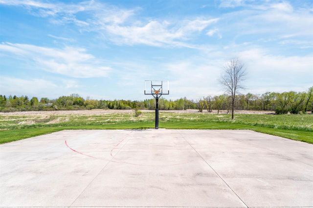 W8844 HACKETT LANE, Hortonville, WI 54944