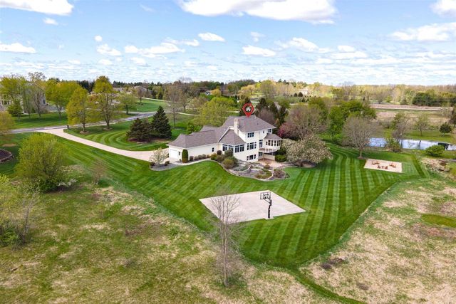 W8844 HACKETT LANE, Hortonville, WI 54944