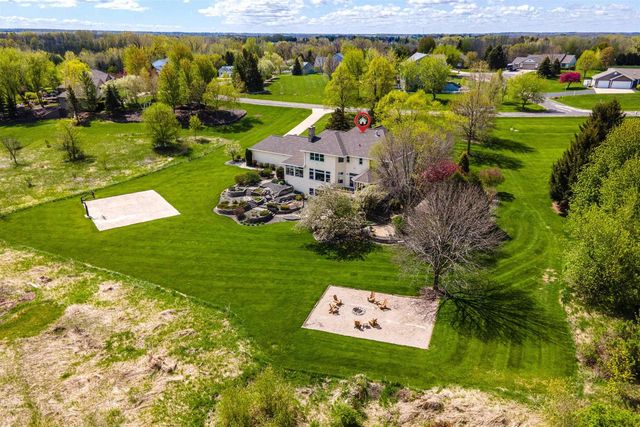 W8844 HACKETT LANE, Hortonville, WI 54944