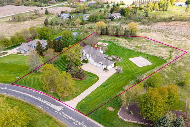W8844 HACKETT LANE, Hortonville, WI 54944